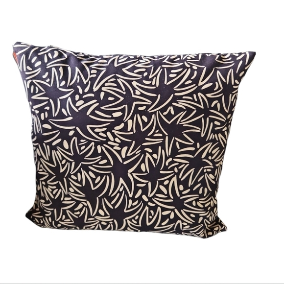 MISSONI HOME | Starfish Print Pillow Cases w/ Down Inserts 15x15 Pair - Picture 2 of 5